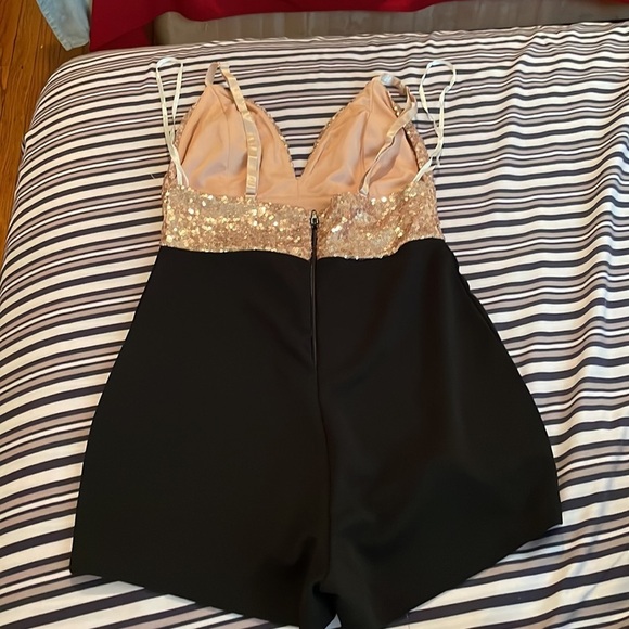 Rose gold romper|good condition| Size XS - Picture 2 of 3